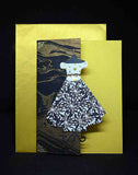 Carte pour anniversaire motif robe noire, dorée et blanche