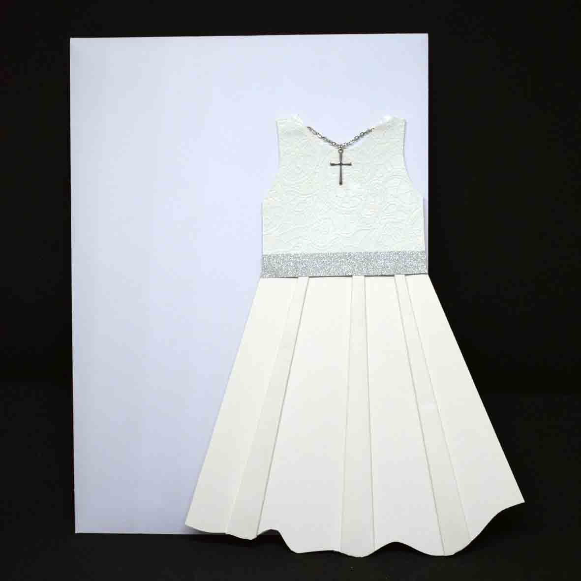 Carte pour diverse occasion sur papier blanc au motif robe blanche à la petite croix