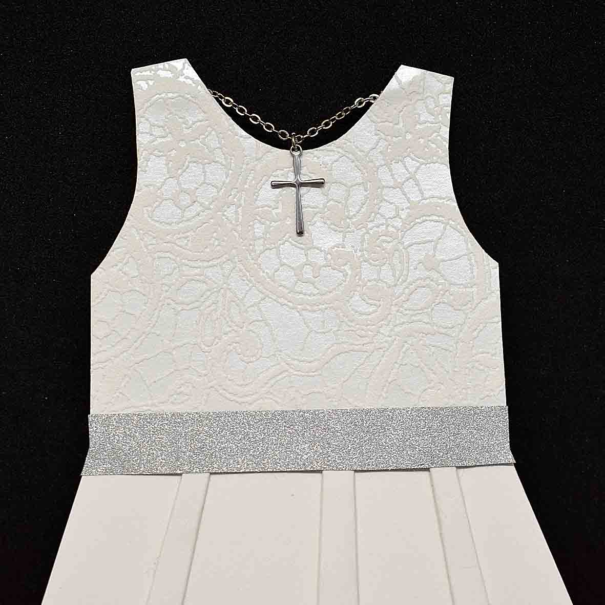 Carte pour diverse occasion sur papier blanc au motif robe blanche à la petite croix