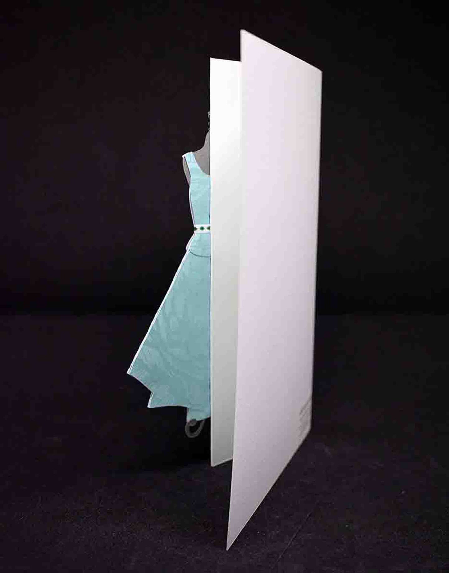 Carte pour anniversaire motif robe verte aux fleurs métallisées