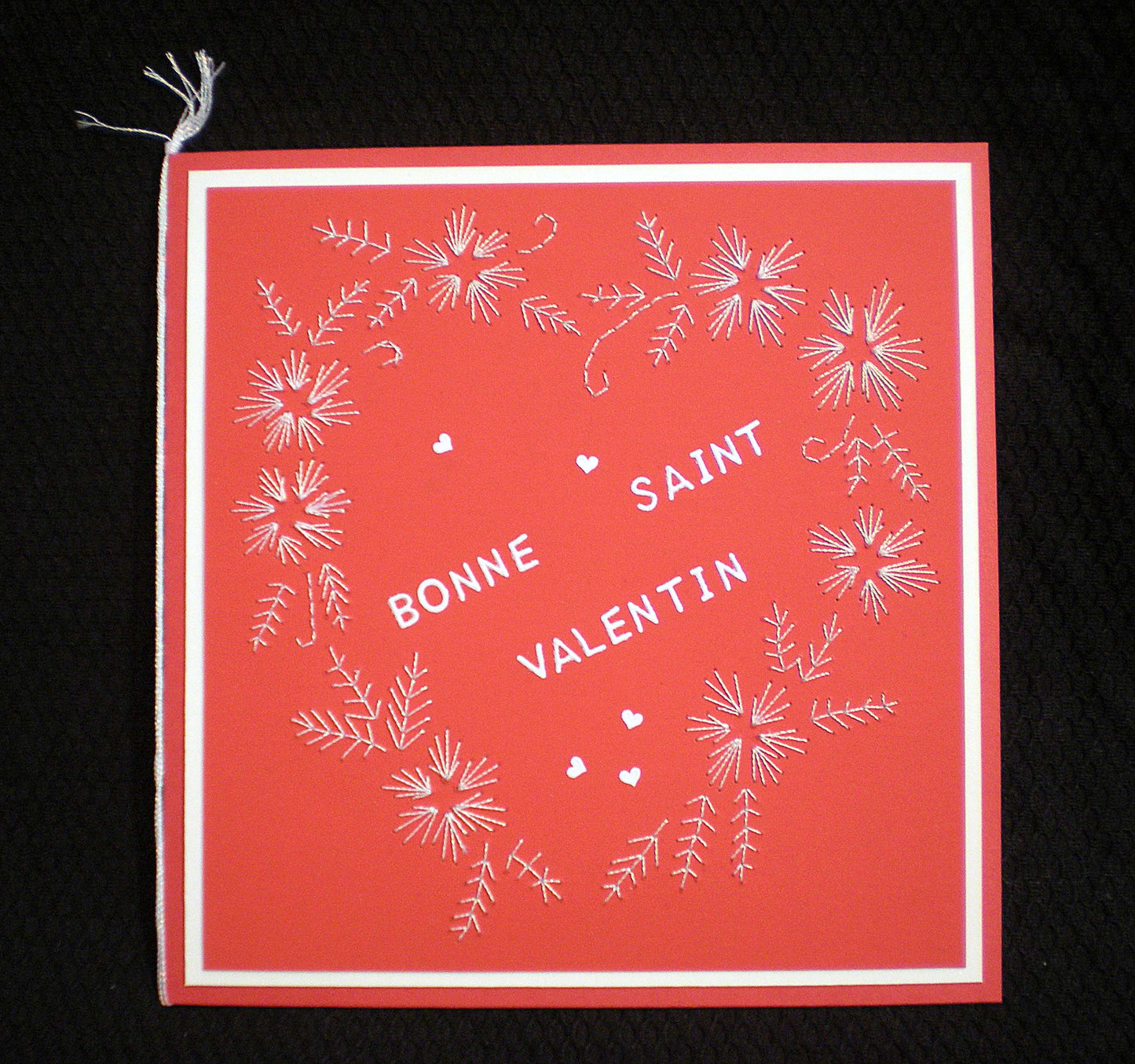 Carte pour saint valentin brodée " coeur blanc "