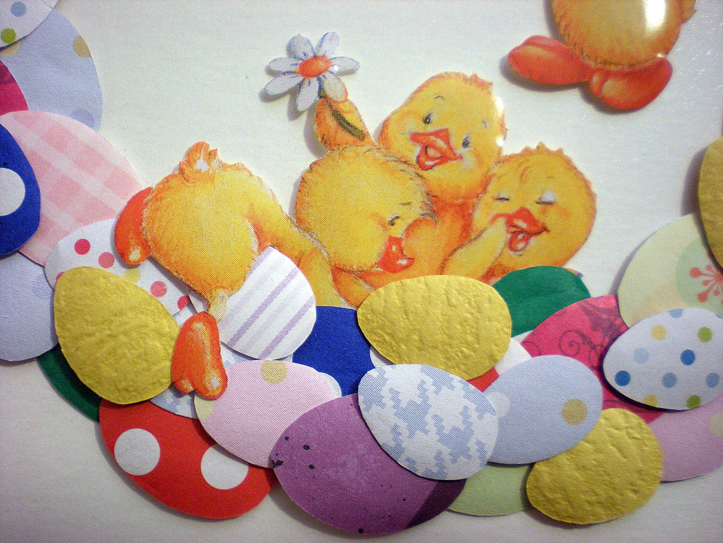 Carte de Pâques en relief "couronne aux oeufs de Pâques