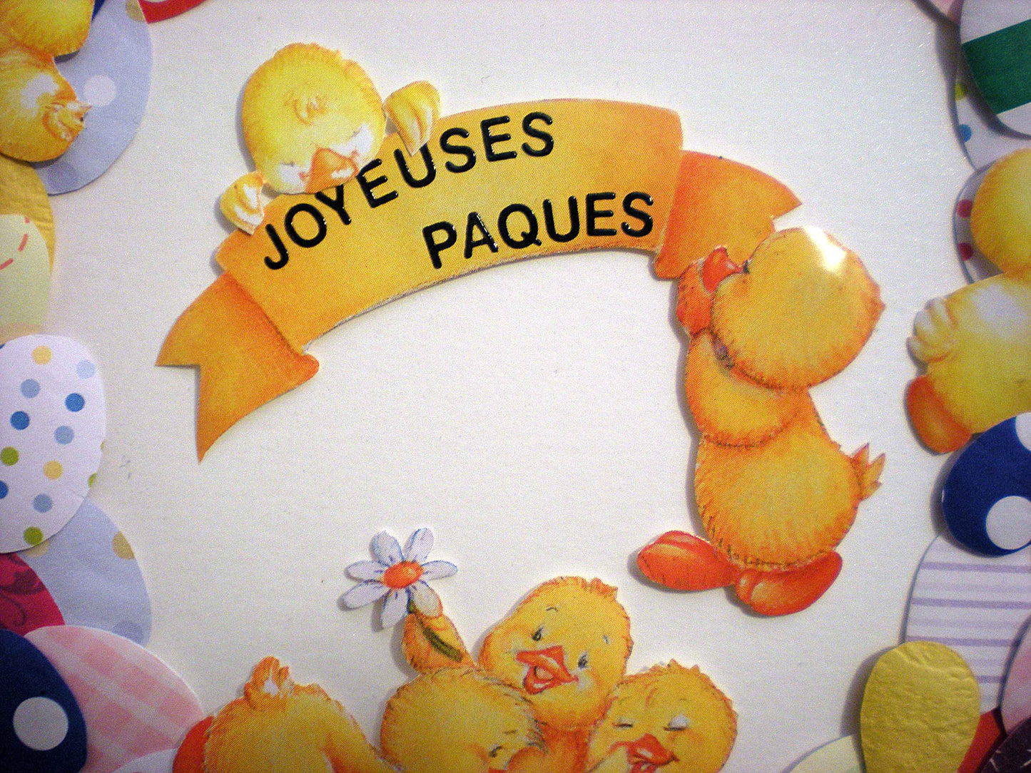 Carte de Pâques en relief "couronne aux oeufs de Pâques