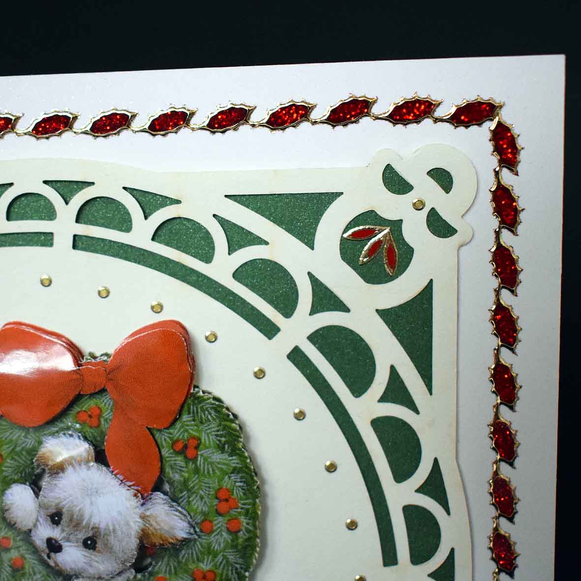 Carte de Noël artisanale 3D – enfant et chien, couronne de Noël, carte faite main