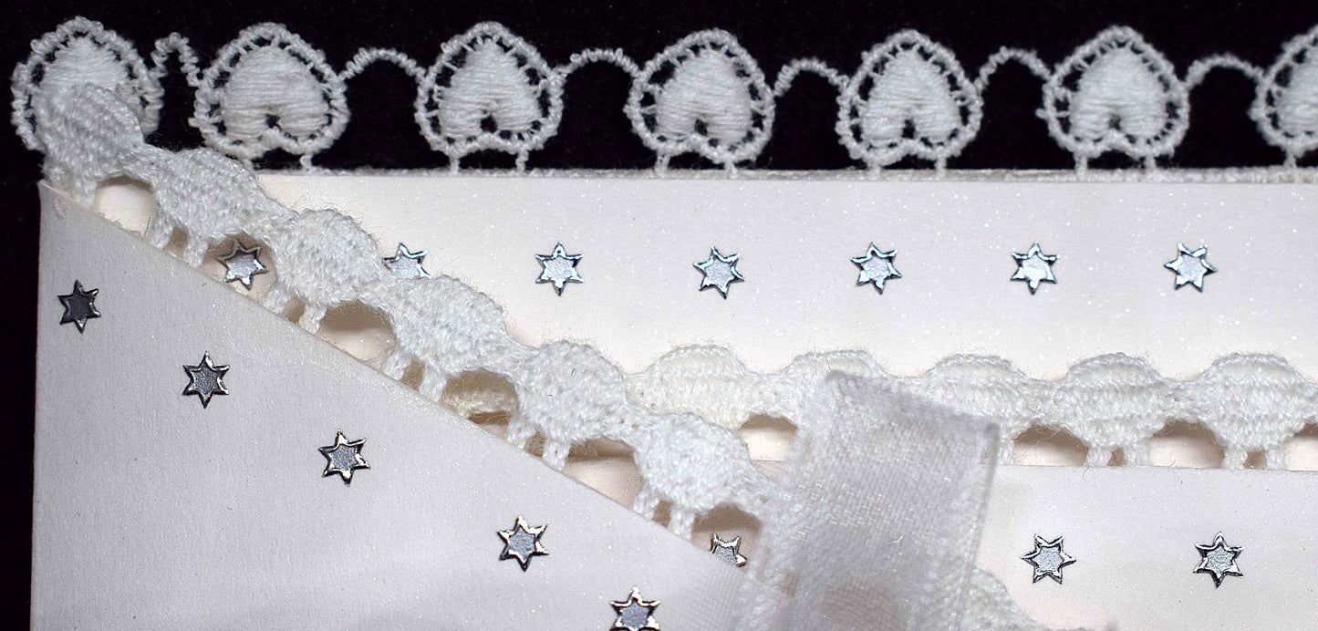 Carte de naissance ou de baptême, lange blanche