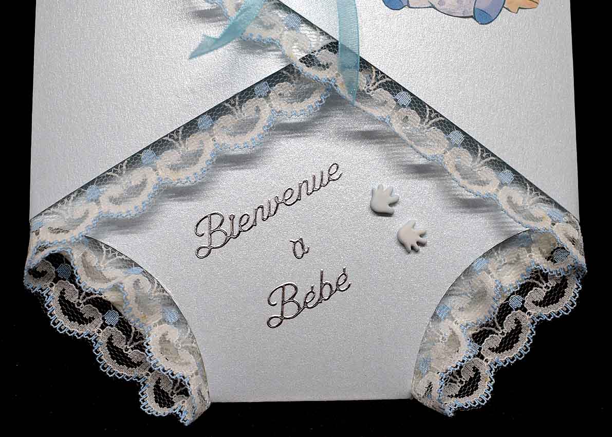 Carte de naissance en forme de lange bleue – Carte bébé 3D faite main avec dentelle