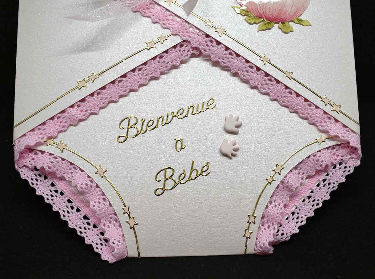 Carte de naissance en forme de lange rose – Carte bébé 3D faite main avec dentelle