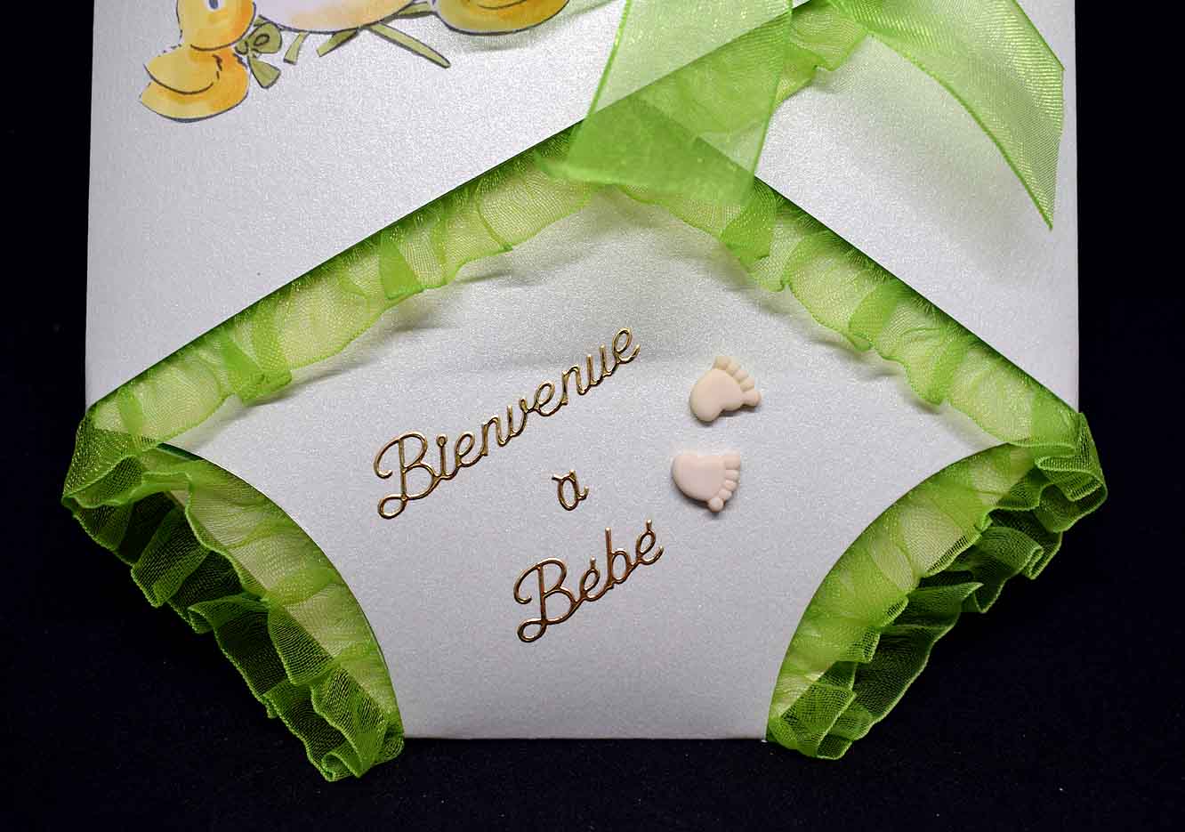 Carte de naissance en forme de lange blanche – Carte bébé 3D faite main avec dentelle