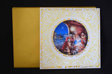 Carte de Noël en relief, la sainte famille, arabesques dorées