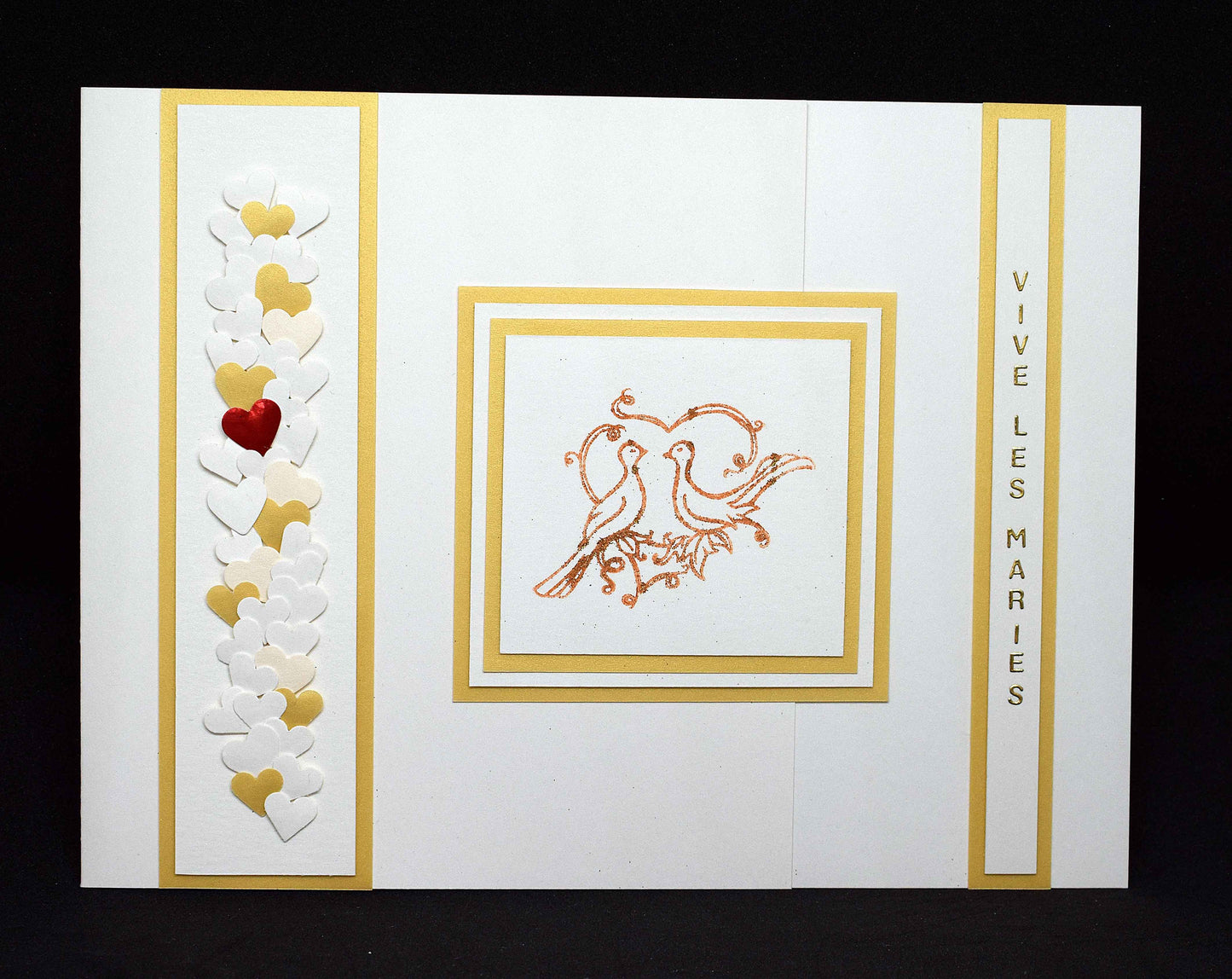 Carte de mariage, colombes et coeurs