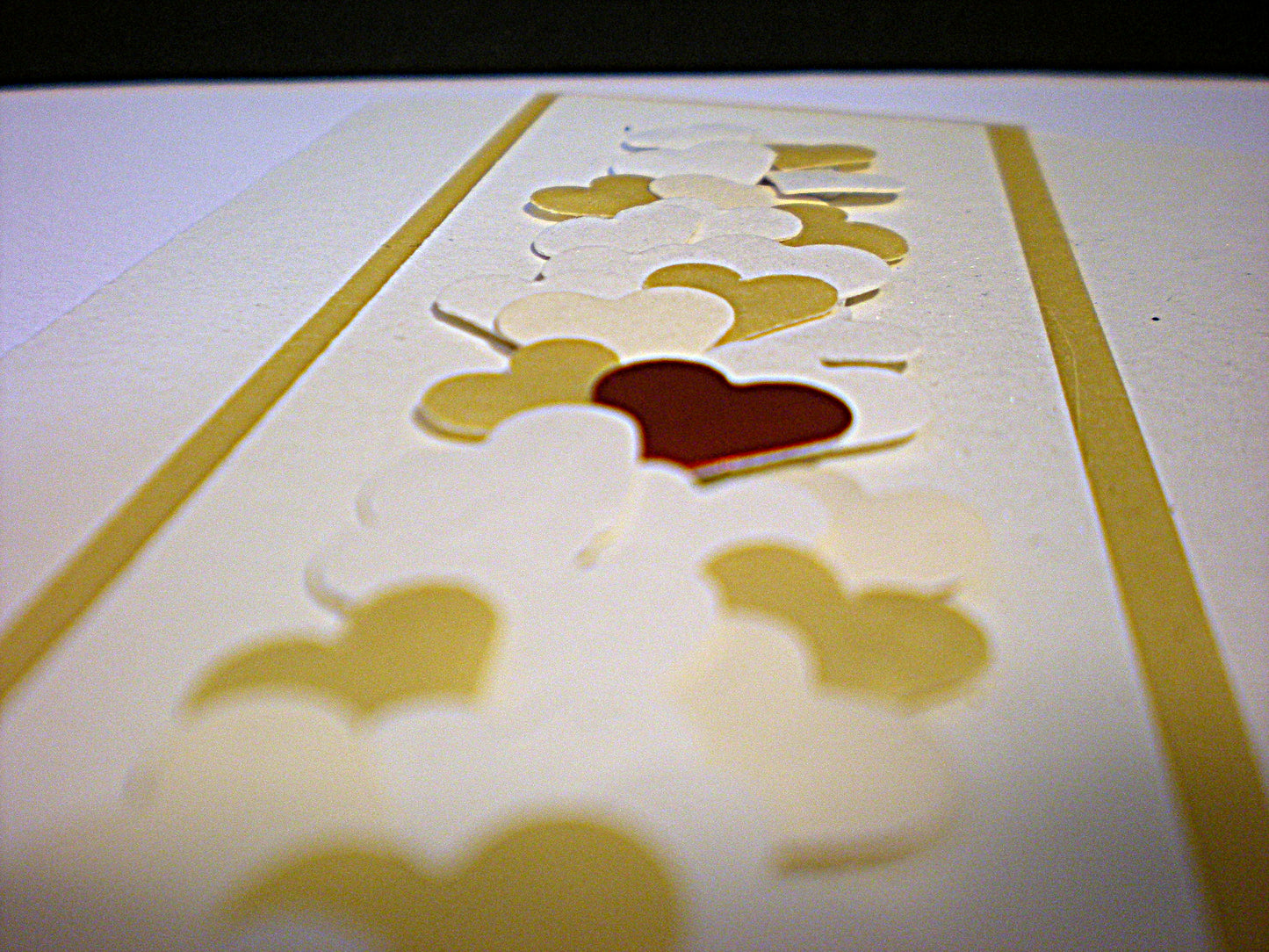 Carte de mariage artisanale 3D coeurs - faire-part élégant et original