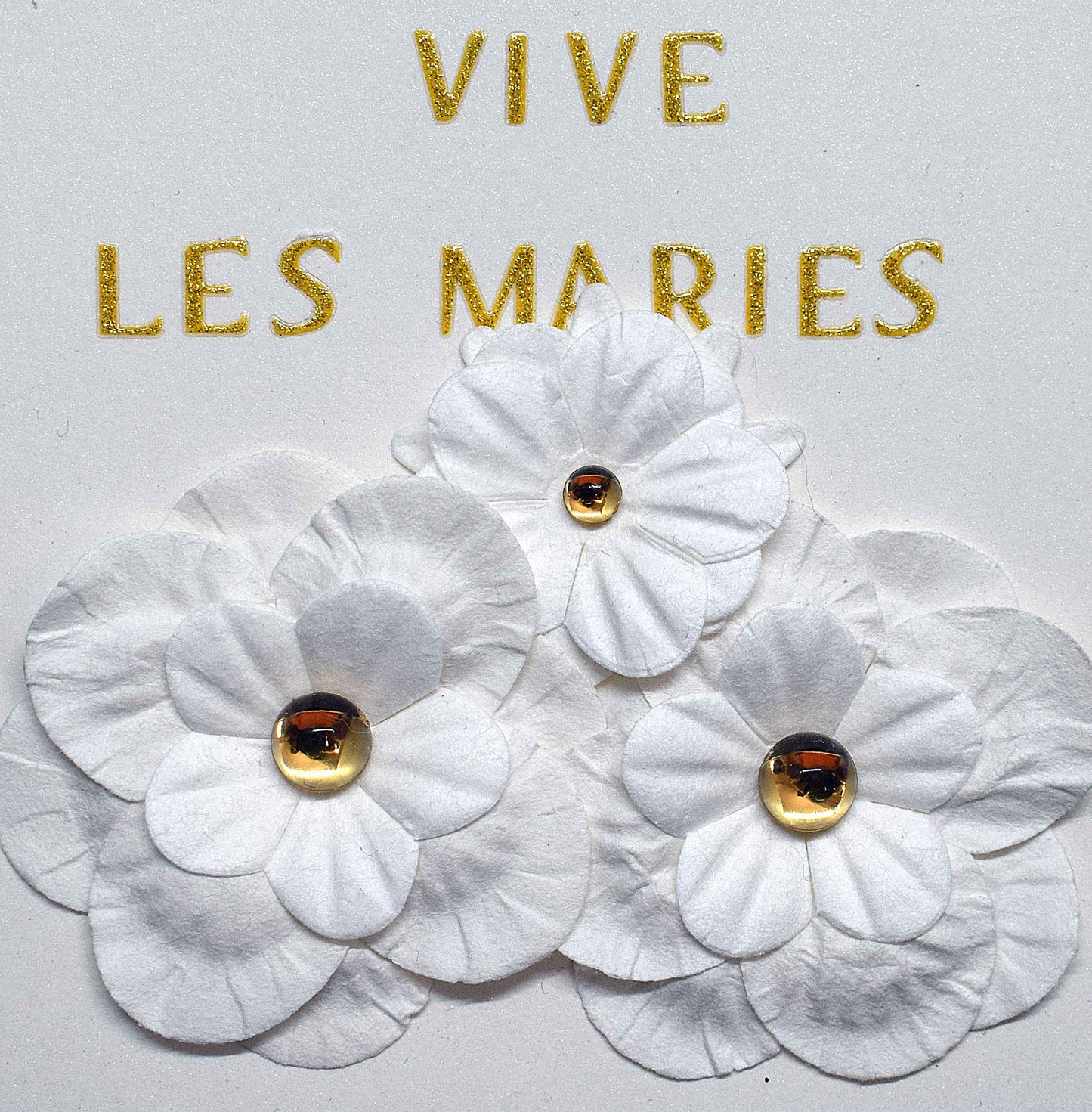 Carte de mariage artisanale 3D fleurs blanches anses perlées - faire-part élégant avec strass