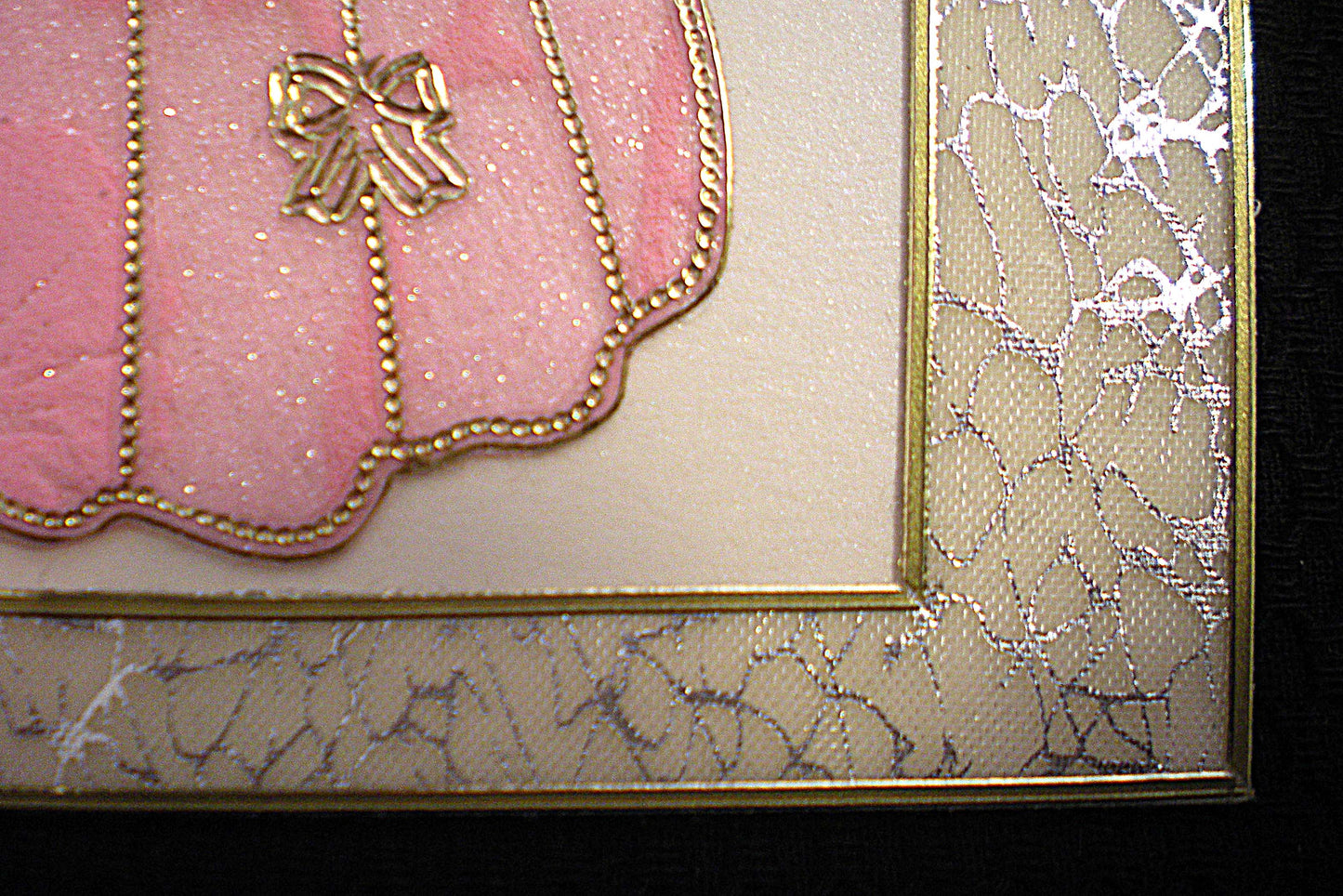 Carte Fête des Mères 3D "petite robe rose" - création artisanale élégante et originale