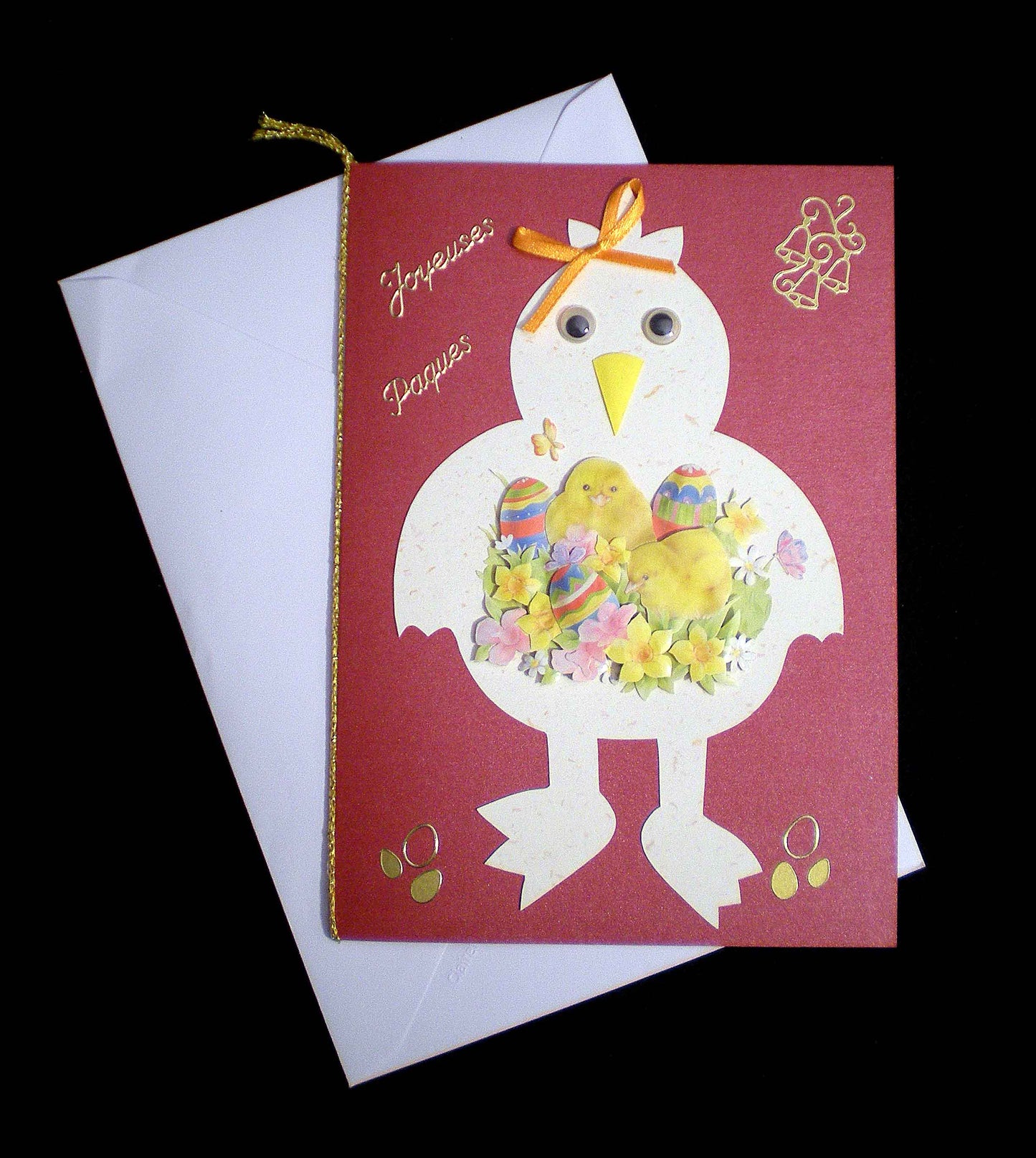 Carte de Pâques en relief rouge, forme poule, 3D poussins et oeufs