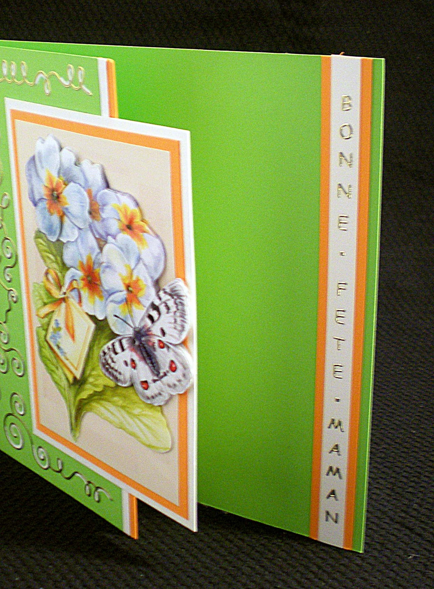 Carte Fête des Mères en 3D fleurs et papillon - création artisanale unique et élégante