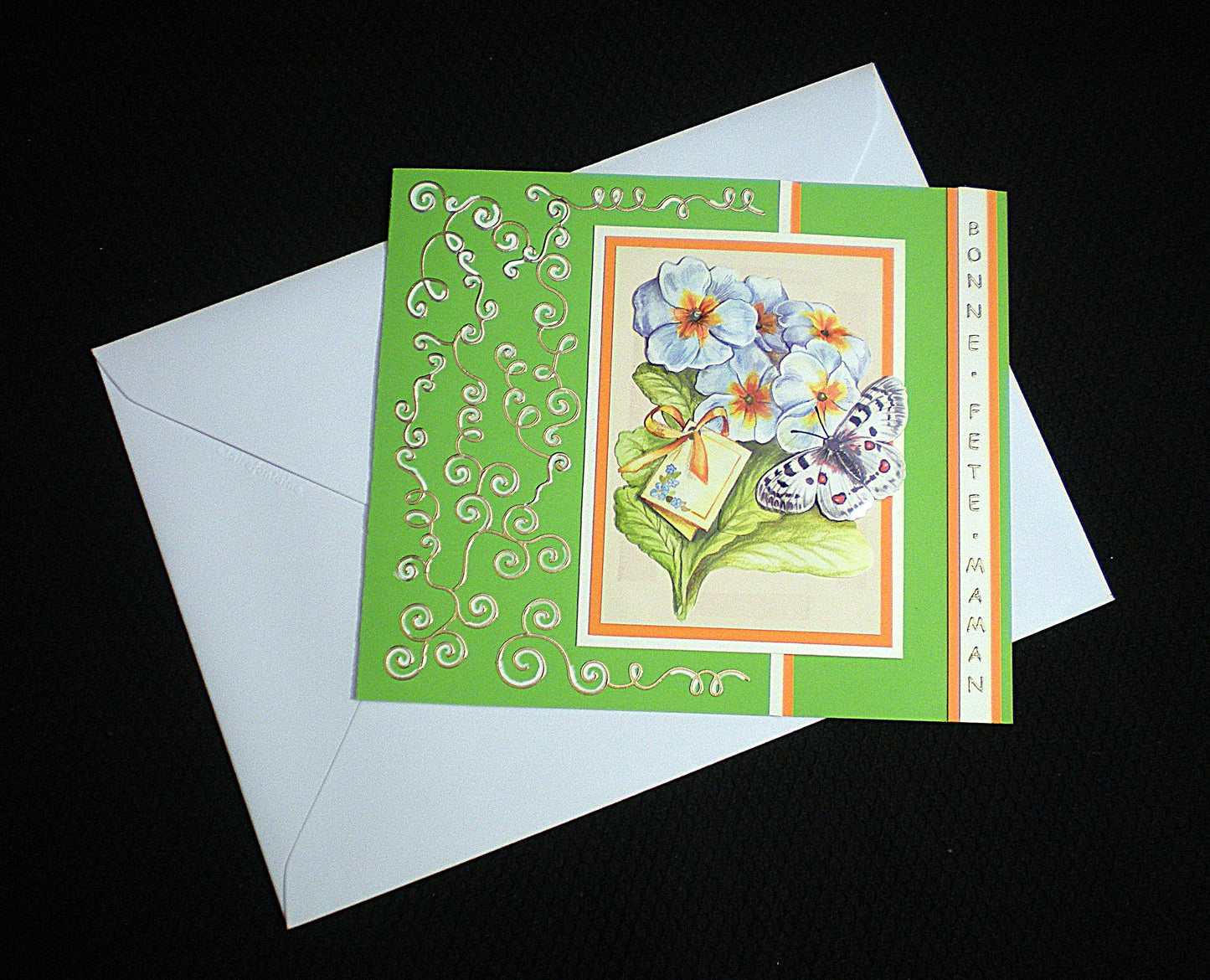 Carte Fête des Mères en 3D fleurs et papillon - création artisanale unique et élégante