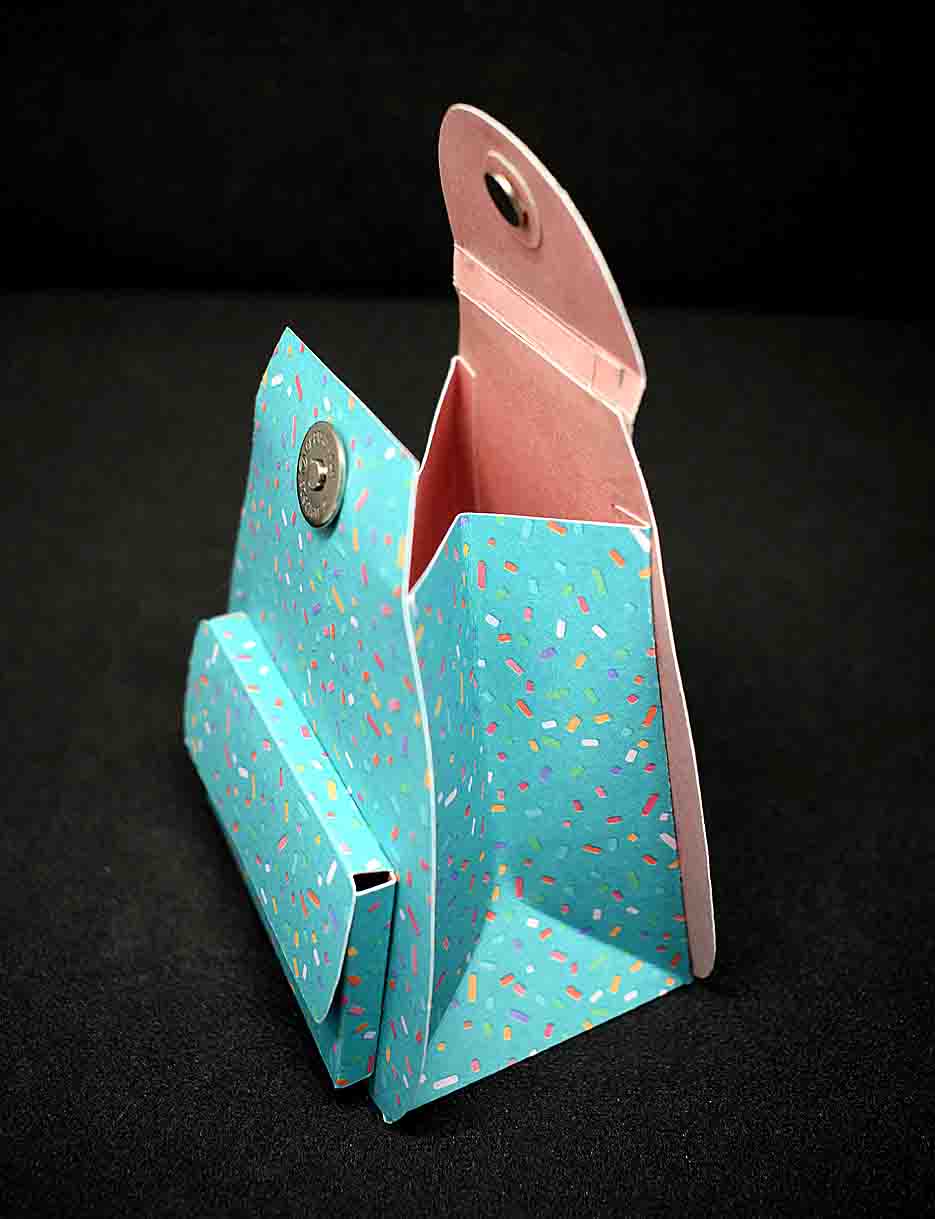 Petit sac à cadeau artisanal blanc bleu confettis - boite surprise élégante personnalisable