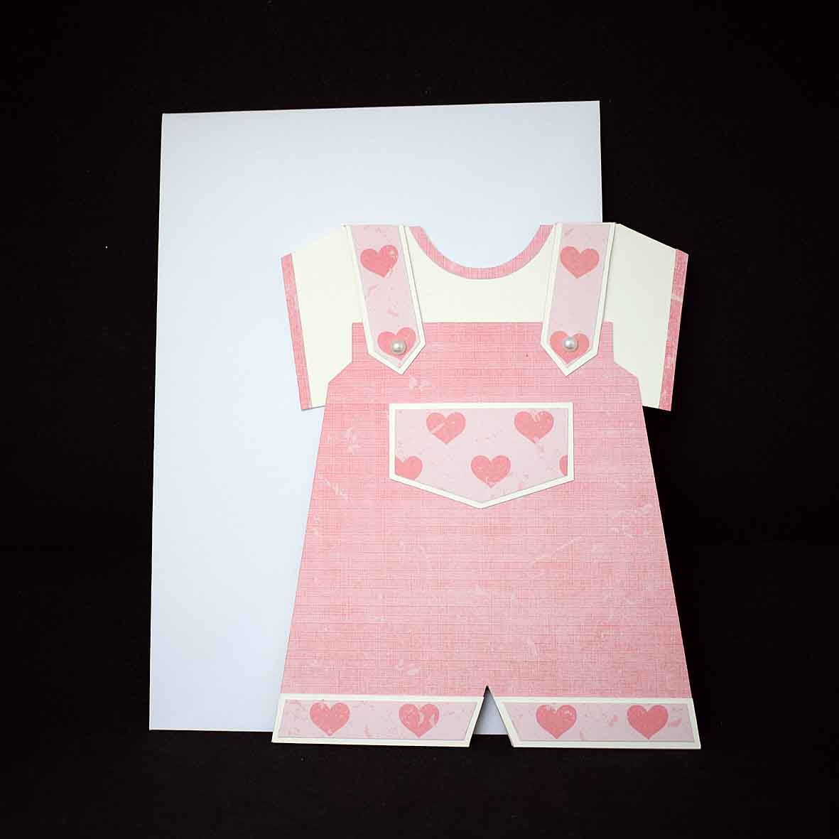 Carte d'anniversaire en forme de salopette rose -  Carte bébé 3D faite main