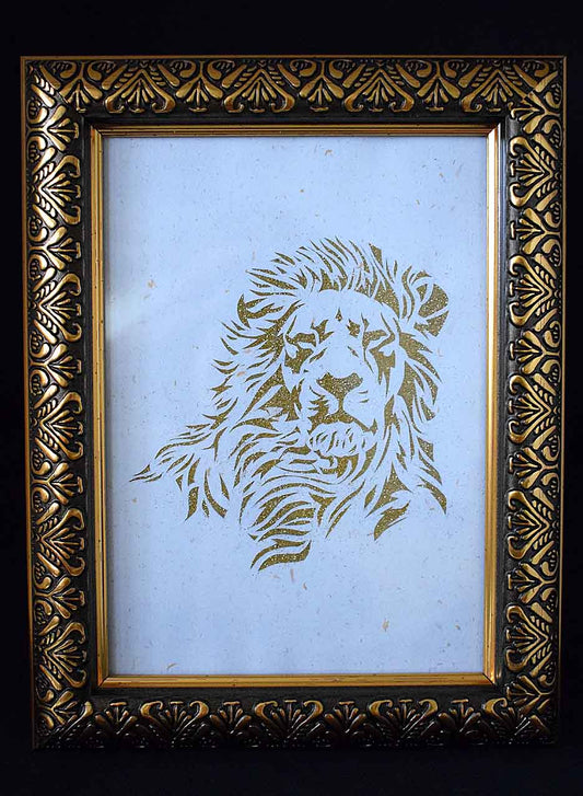 Cadre à suspendre ou à poser en relief, découpe de lion pailleté doré